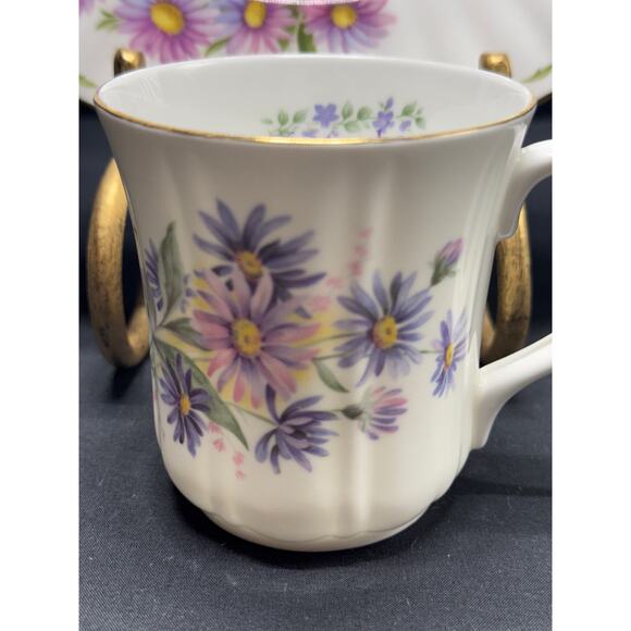 Royal Albert Bone China September Bowl & Duchess September Teacup – Daisies - Picture 7 of 15